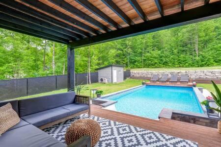 Chateau Celeste - Villa With Pool, Hot Tub, Fire Pit Cantley Exterior photo